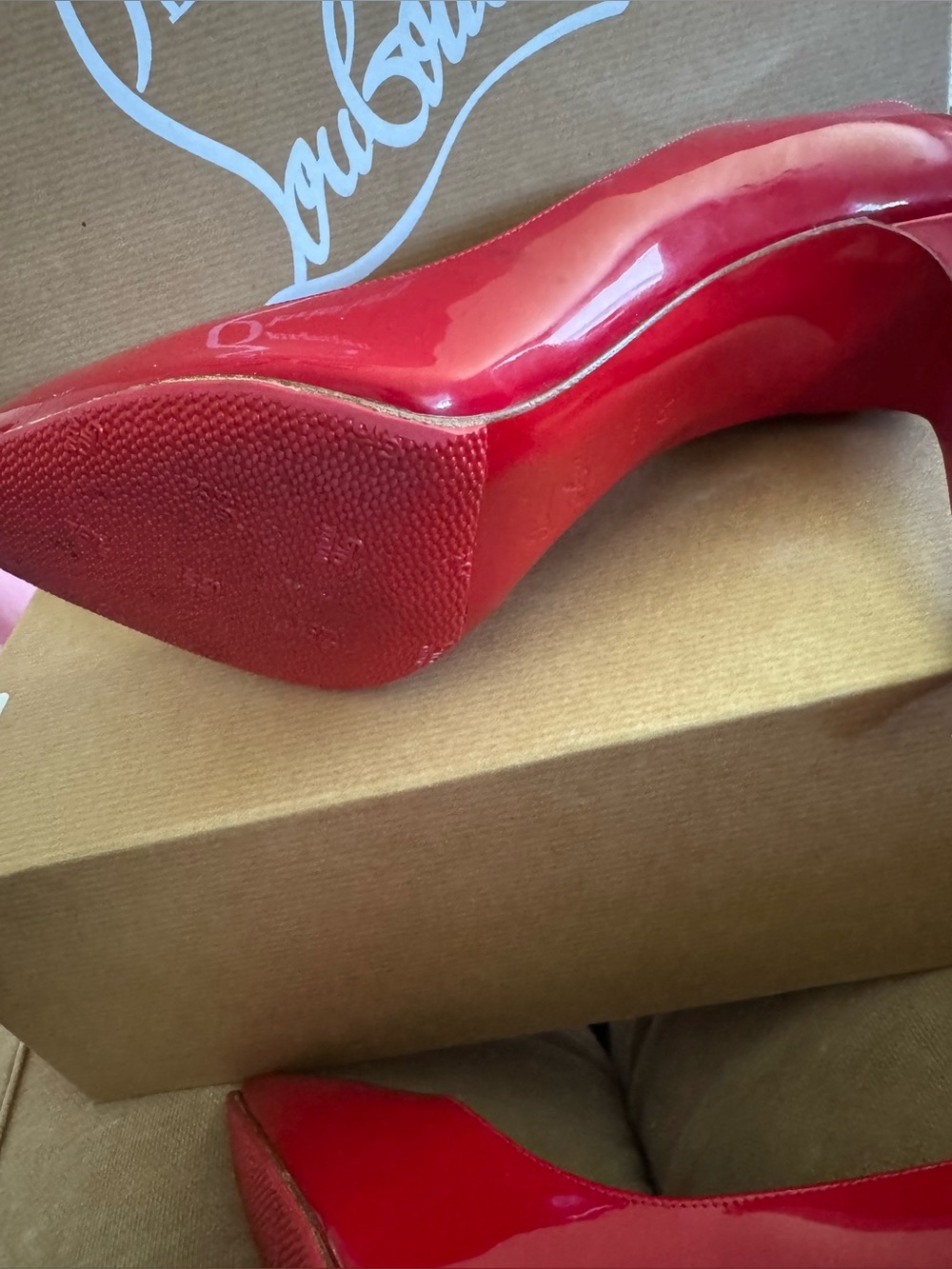 Shoe / Pump - Picture 2 of 3